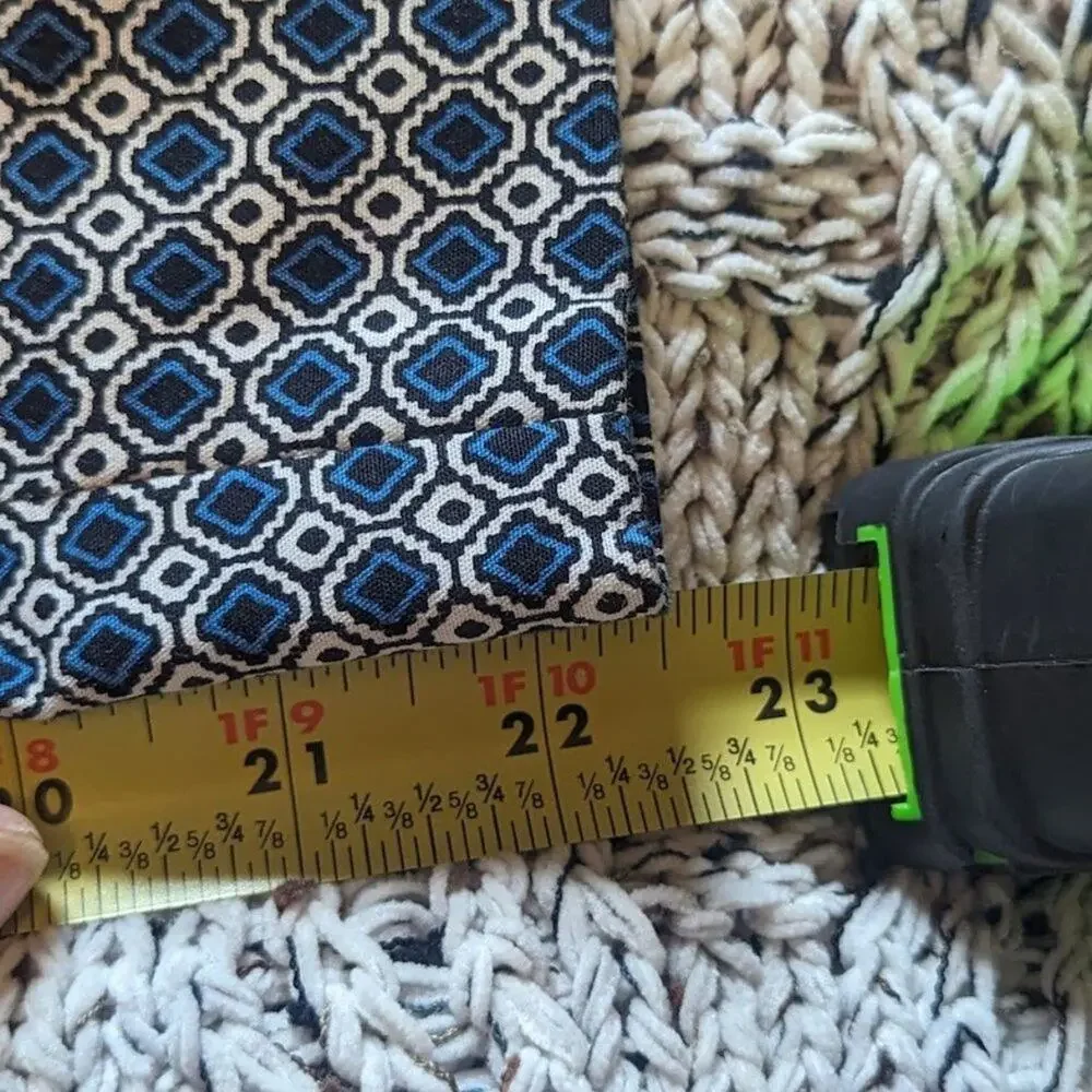 HILARY RADLEY Women's Capri Pant Size 12 Stretch Geometric Straight Mid Rise - Picture 14 of 15